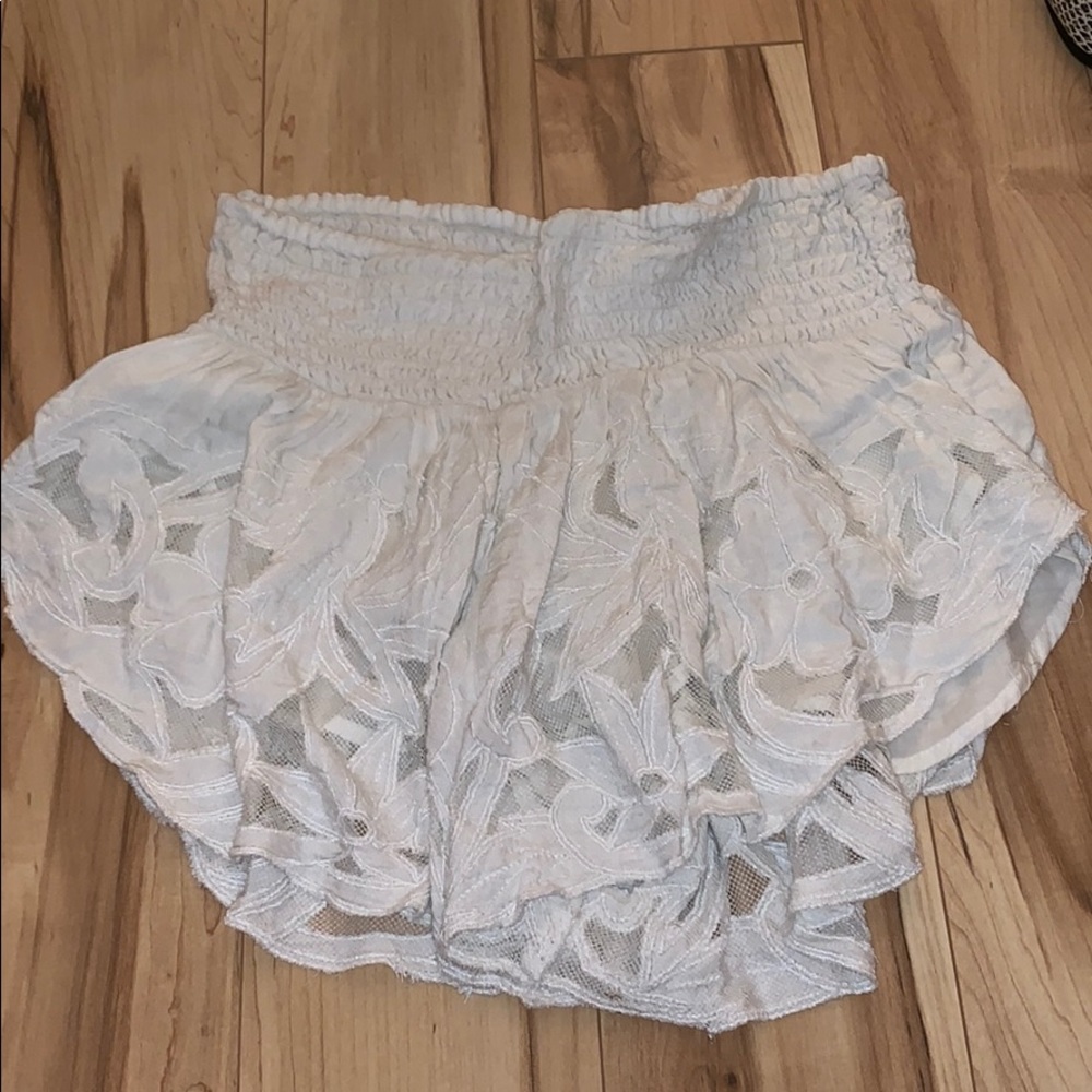 Flowy white short